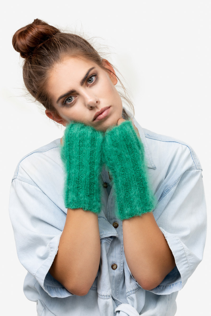 Model-CozyCuffs-Amazon