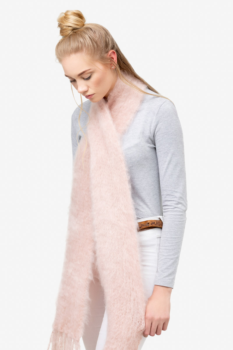 Model-Cuddles-Blush