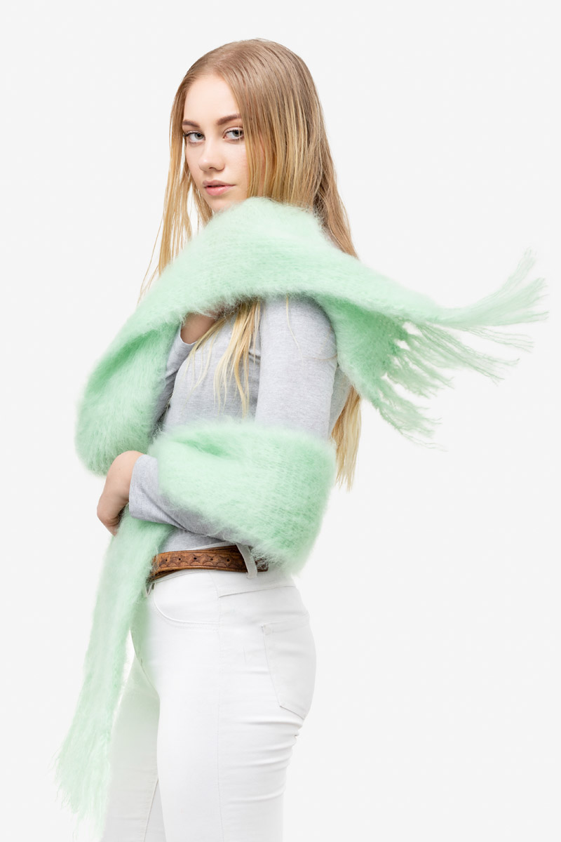 Model-Cuddles-Mint