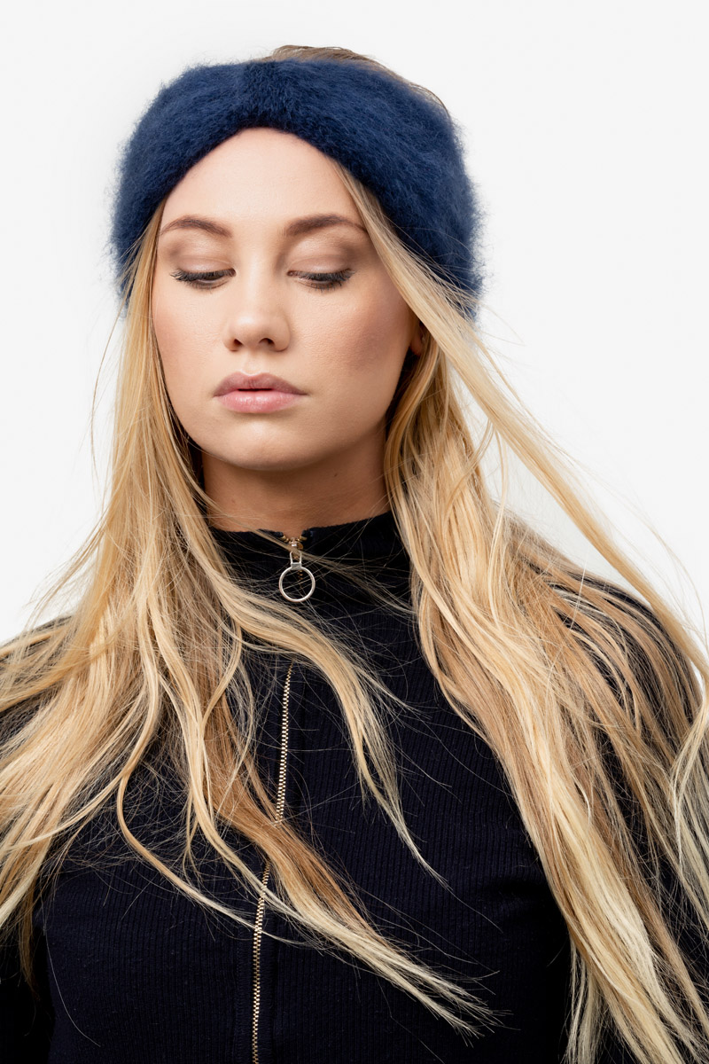 Model-EasyGoingHeadBand-Navy