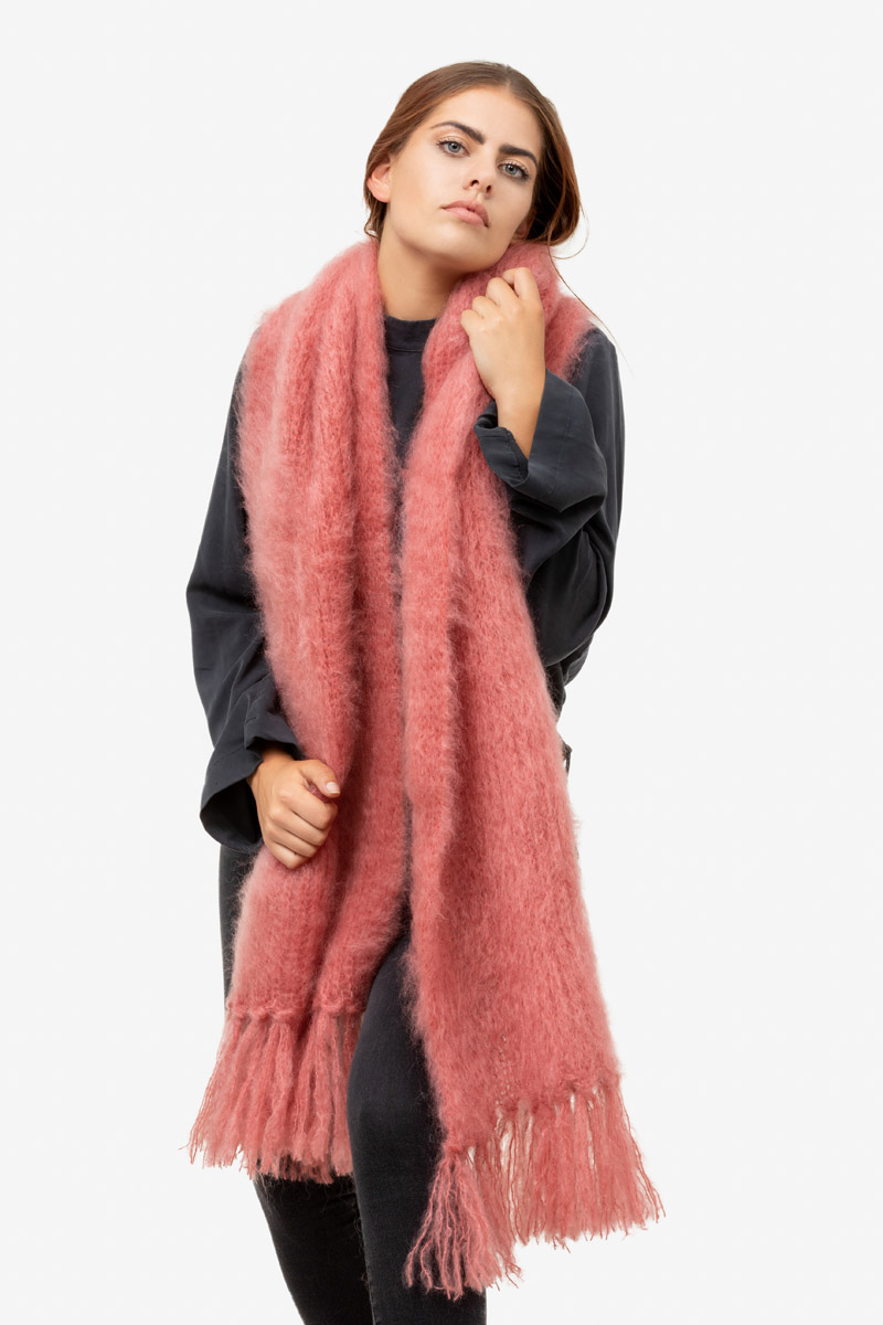 Model-Snuggle-Coral