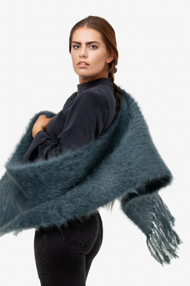 Model-Snuggle-Slate